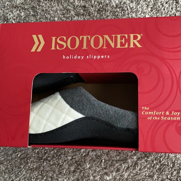 New in Gift Box-Isotoner Holiday Slippers - Picture 2 of 9